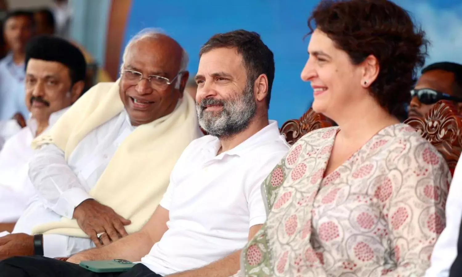 Telangana polls: Kharge, Priyanka to address 4 rallies today