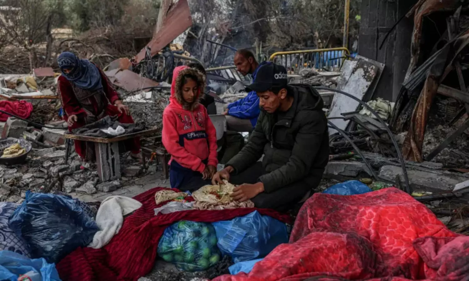 Qatar, Hamas announce extension of Gaza truce by two days