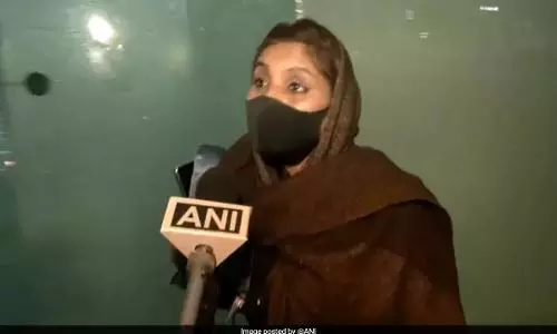 Married Indian woman who went to Pak to marry Facebook friend returns home