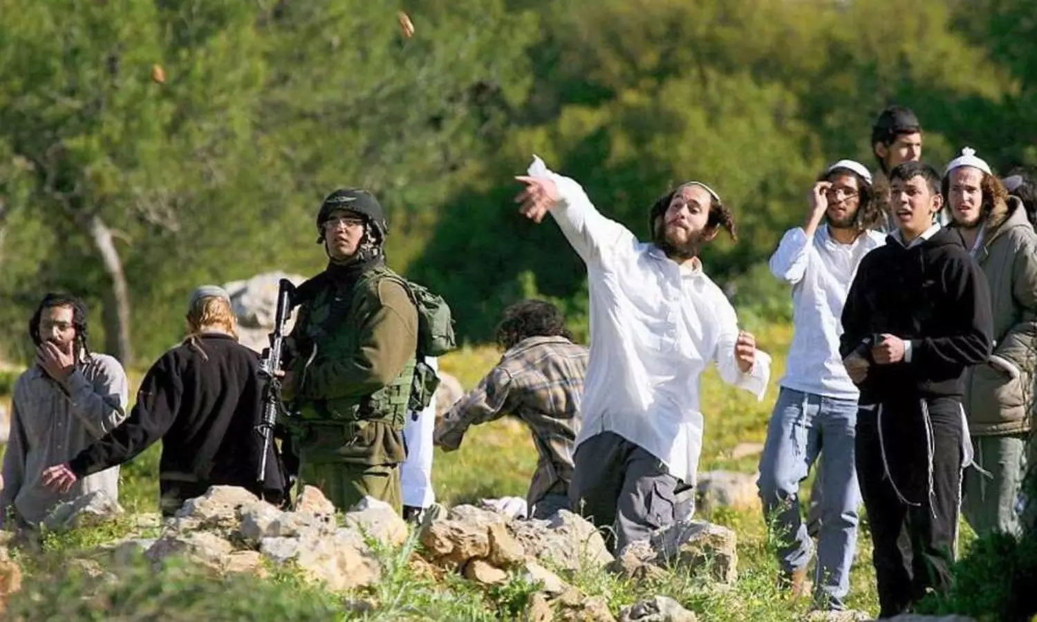 Israeli settlers kill Palestinian in West Bank as they attack Palestinian villages