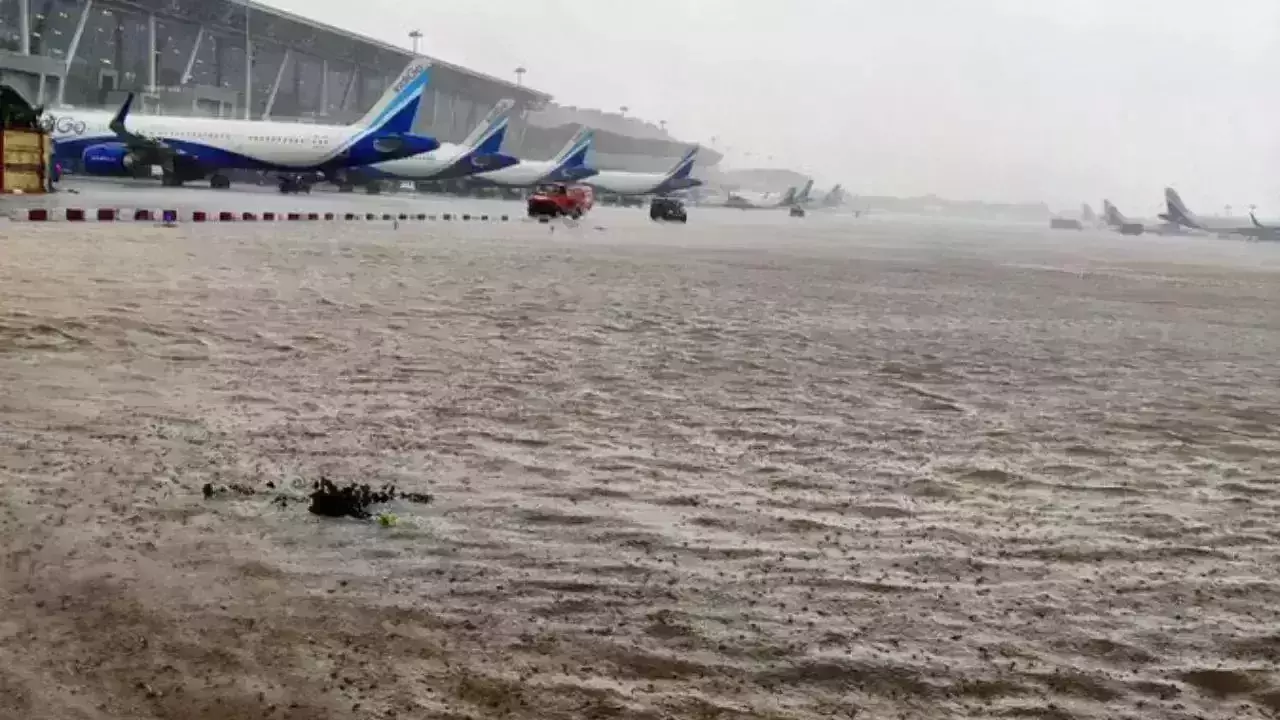Over 1000 flights cancelled in Chennai following heavy rains