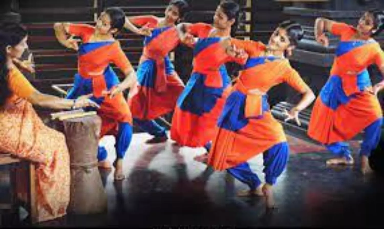 Mohiniyattam