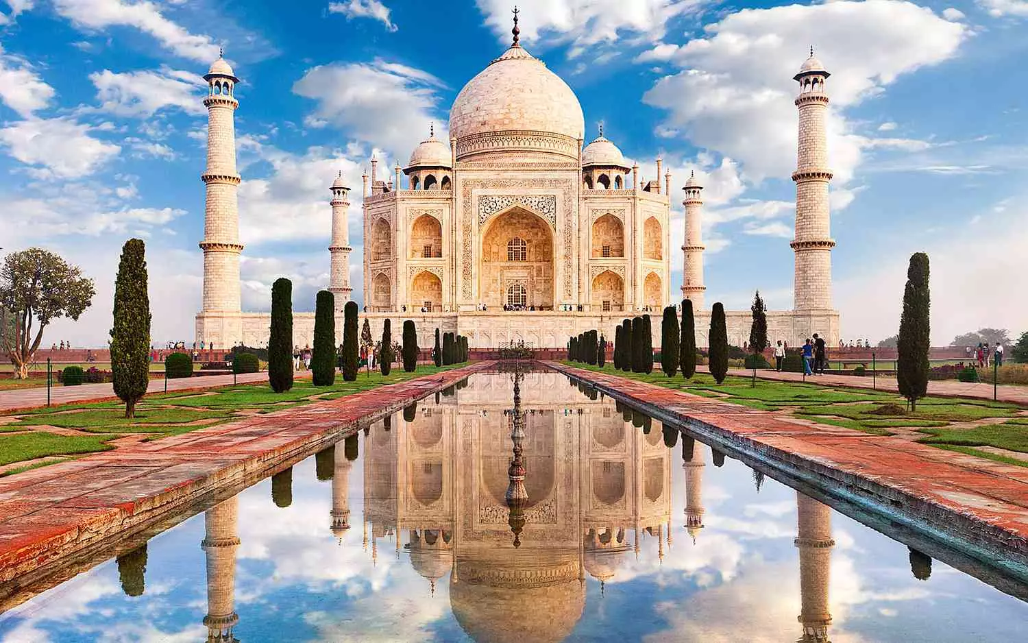 Women group made to apologise for performing yoga at Taj Mahal