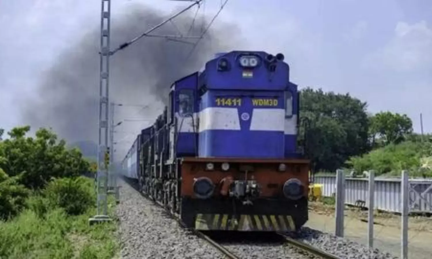 Coaches of Mumbai-bound train decouple near Bengal’s Uluberia