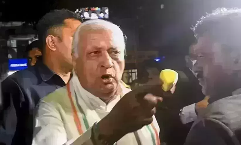 SFI protesters criminals hired by CM: Kerala Governor