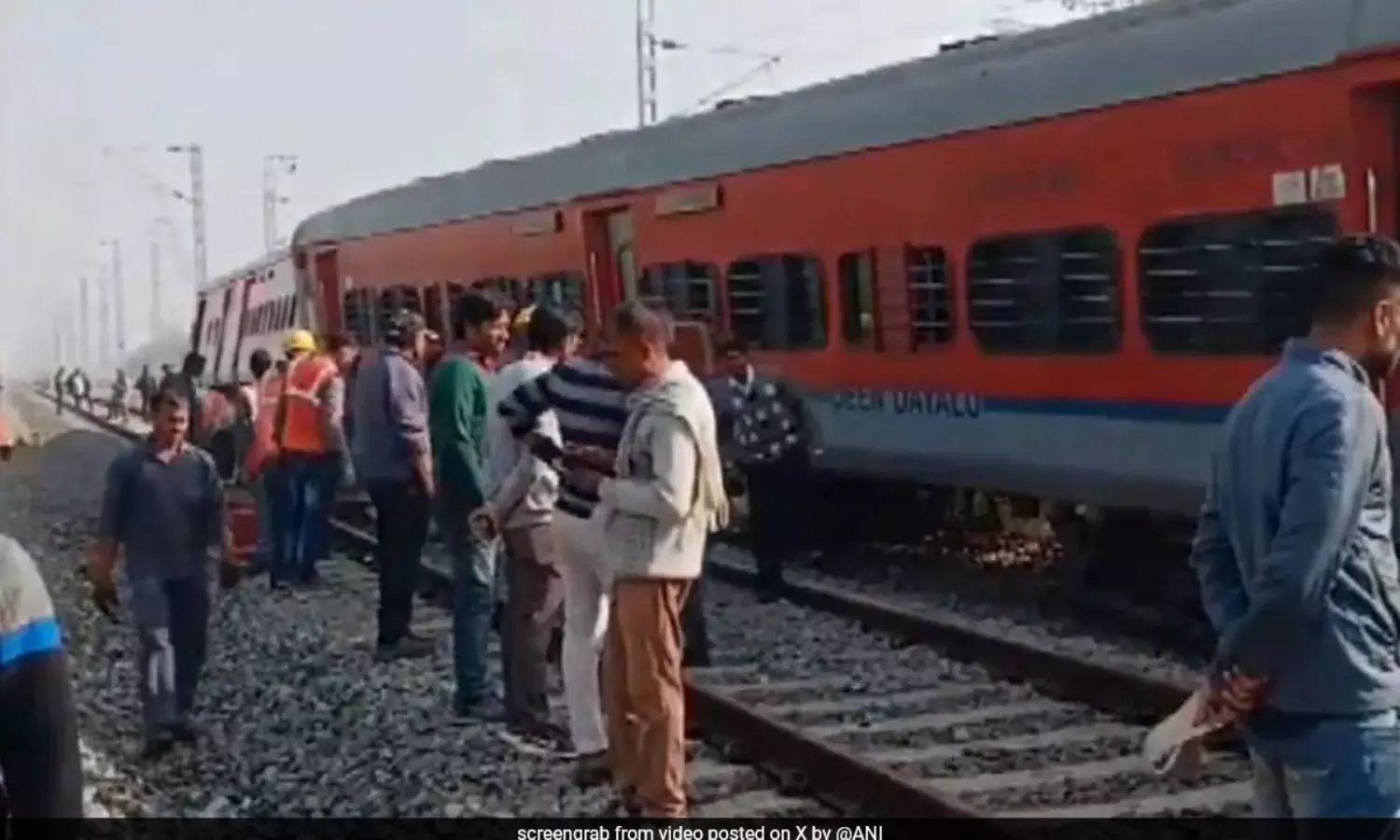 Four coaches of train headed for Kolkata derails in Ajmer, Rajasthan