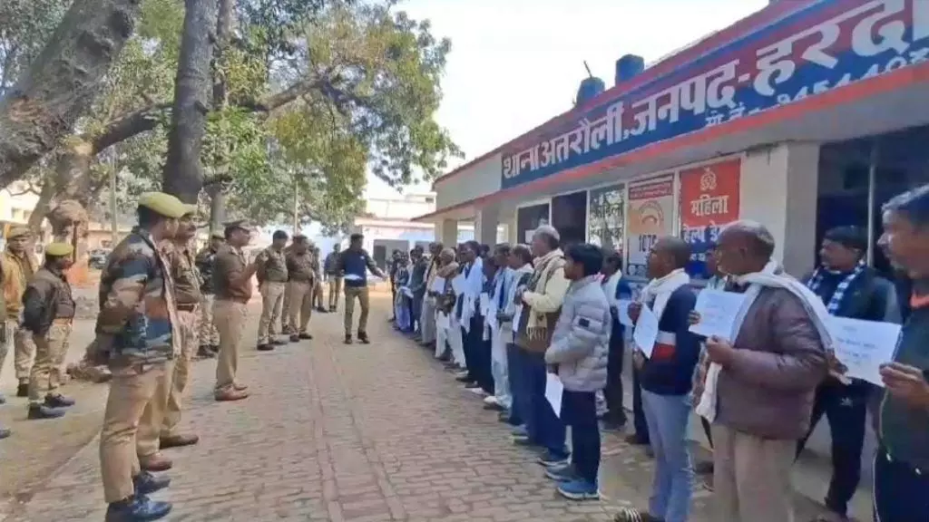 74 criminals walk into UP police station to surrender: report