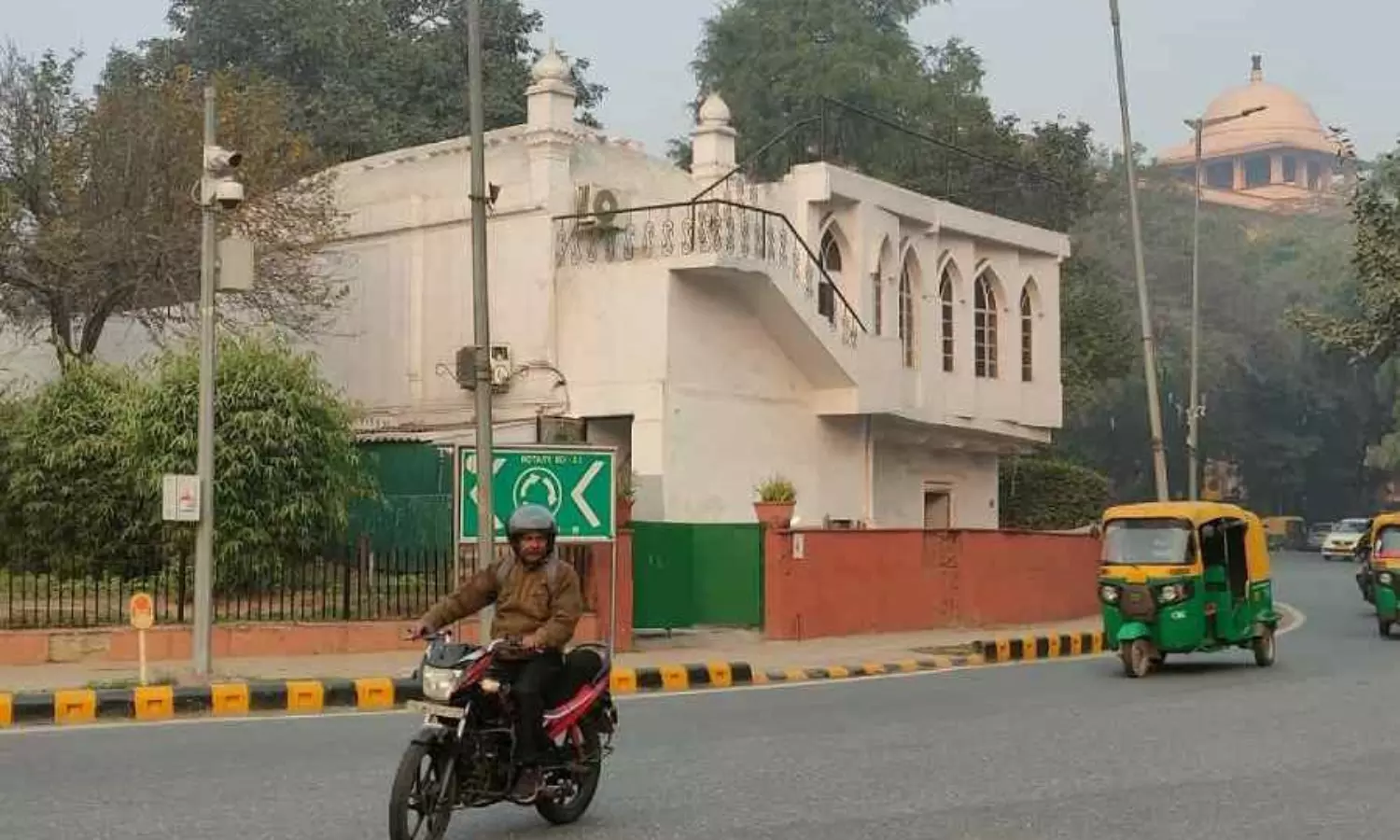 Sunehri Bagh mosque Imam moves Delhi HC against proposed demolition