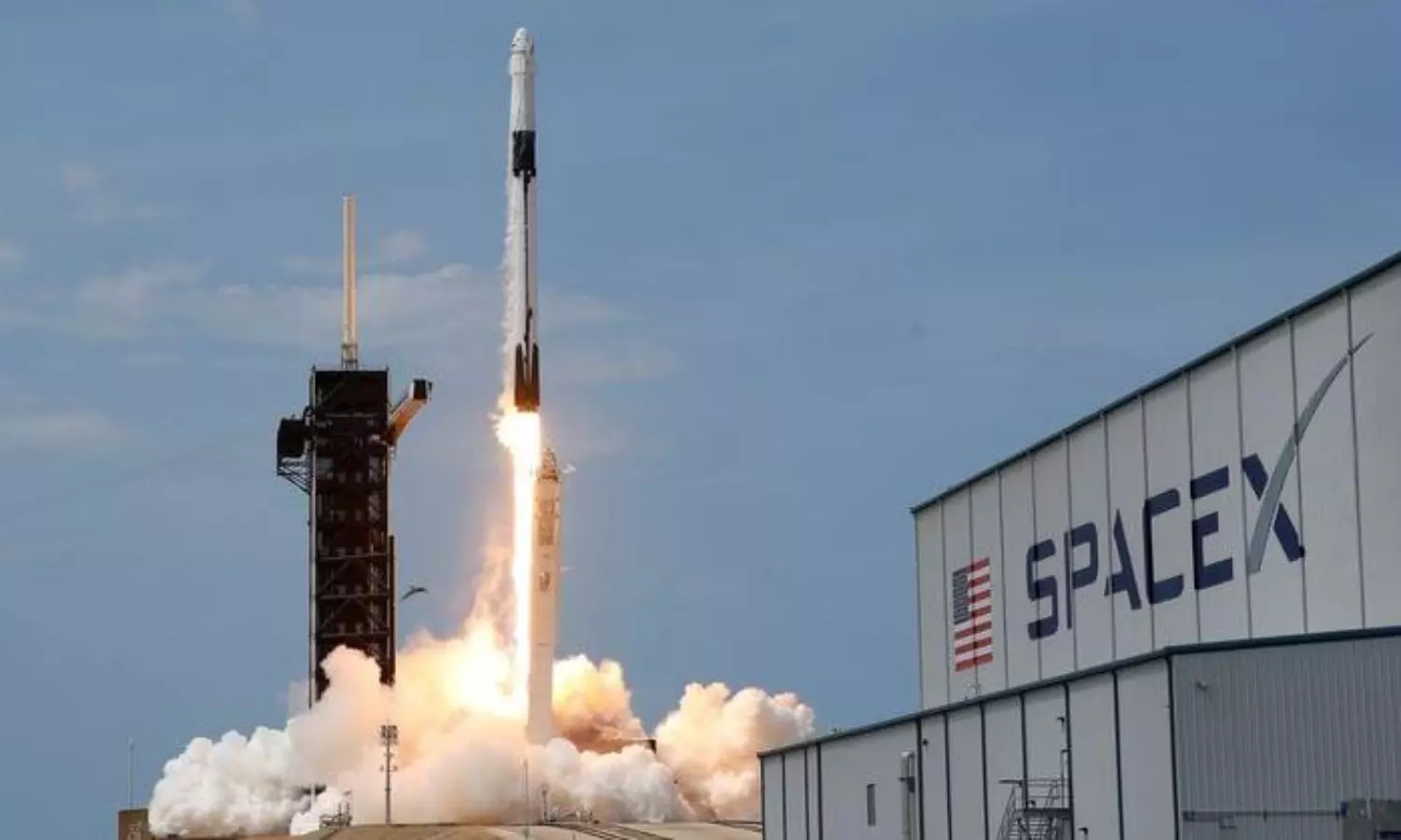 Musks SpaceX sends US military spaceplane on top secret mission