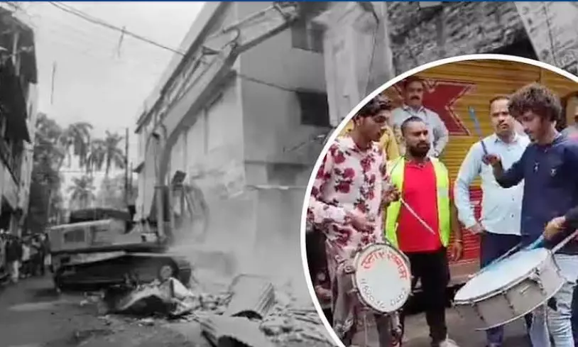 Muslim boys arrest: witnesses say police made them sign documents Muslim boys arrest: witnesses say police made them sign documents