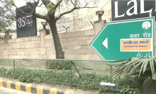 Hindu Sena defaces Delhis Babar Road signage; writes Ayodhya Marg