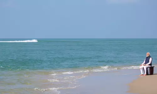 PM Modi performs ‘Pranayama’ praying at Ram Setu site In Tamil Nadu