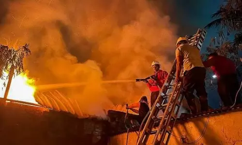 Delhi fire: Kejriwal announces Rs 10L for the deceased