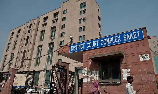 Delhi lawyer jumps to death from Saket court building, a note found