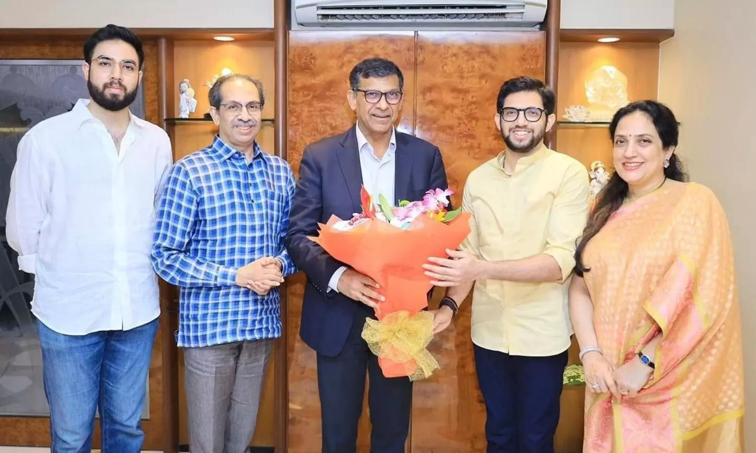 Raghuram Rajan meets Uddhav Thackeray in Mumbai; sparks political speculation