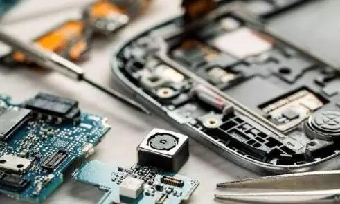 Centre cuts import duty on mobile phone parts to boost production