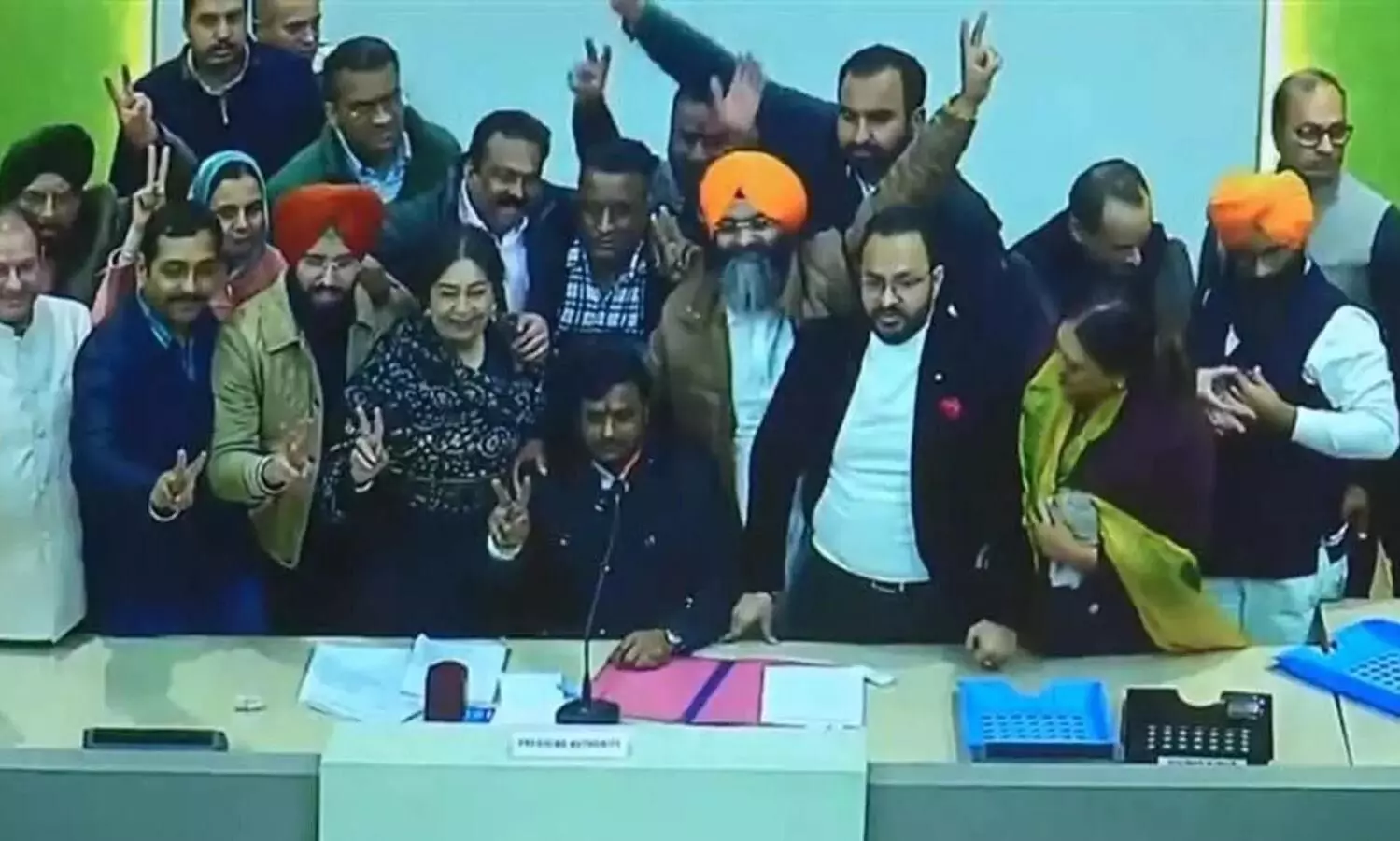 Chandigarh mayoral poll row: AAP-Congress joint candidate petitions SC