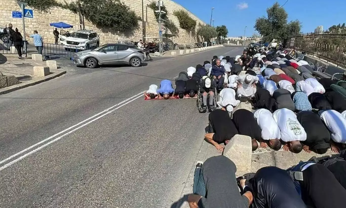 Israeli restrictions on Al-Aqsa Friday prayer attendance declines