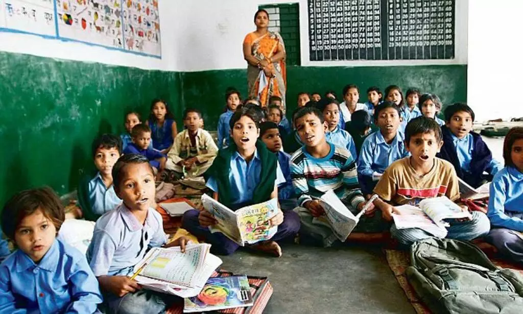 Gujarats 1,606 primary schools are run by only one teacher!!!