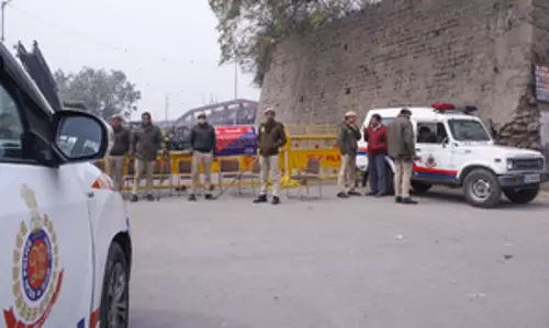 Delhi borders sealed, traffic advisory issued amid farmers protest