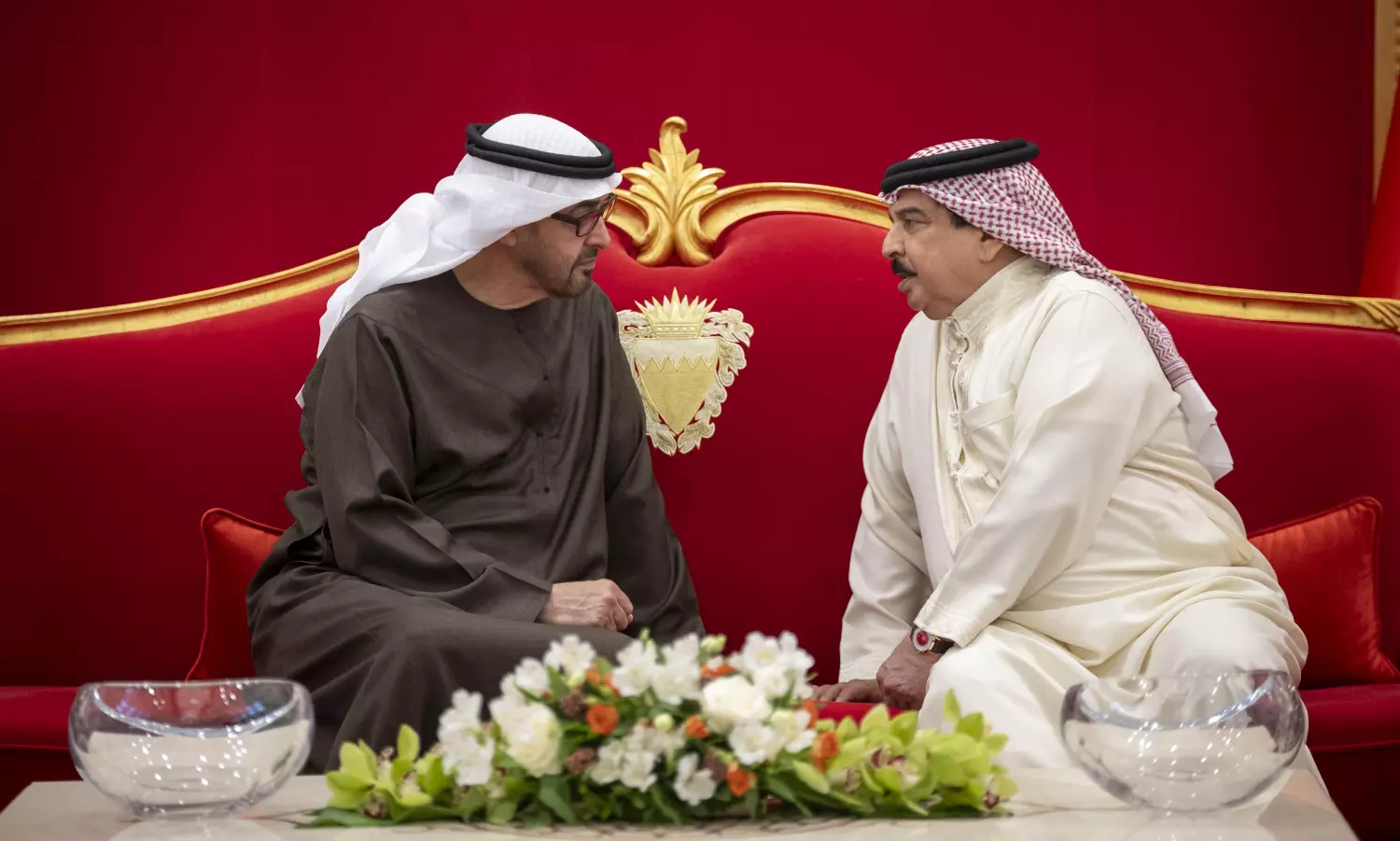 Sheikh Mohamed bin Zayed Al Nahyan visits Bahrain, discusses joint Gulf initiatives