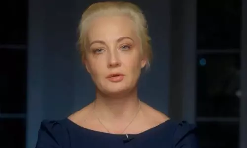 Navalnys wife accuses Putin of torturing her husbands dead body