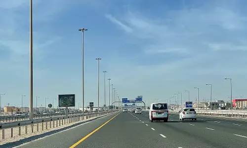 Saudi opens new road to Qatar and UAE, cuts travel time by 1 hour