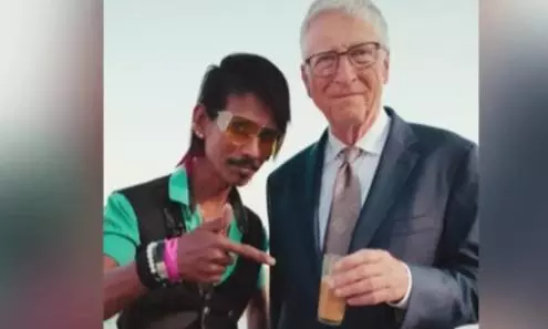 Netizens swooning over Bill Gates enjoying tea from Dolly Chaiwala Netizens swooning over Bill Gates enjoying tea from Dolly Chaiwala