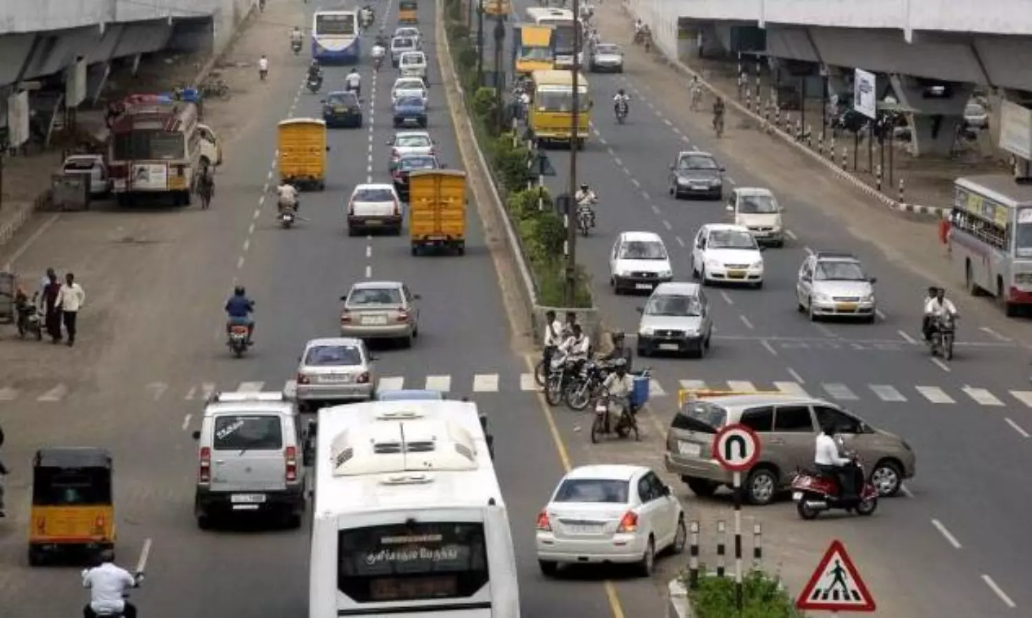 Father-son duo kill restaurant supervisor for denying extra sambhar