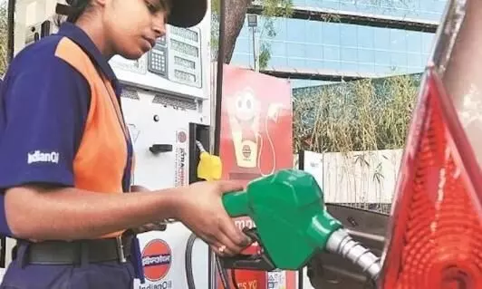 Petrol, diesel prices cut by Rs 2 across India: Petroleum Minister