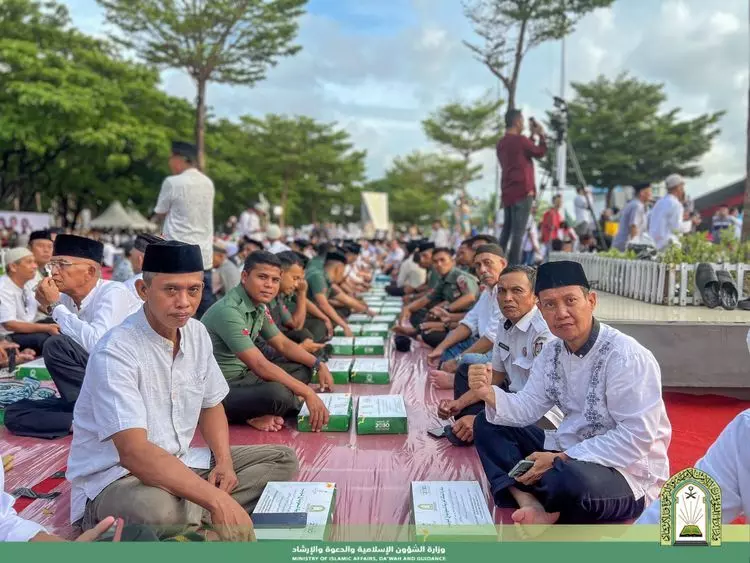 Saudi Arabia hosts largest iftar banquet in Indonesia