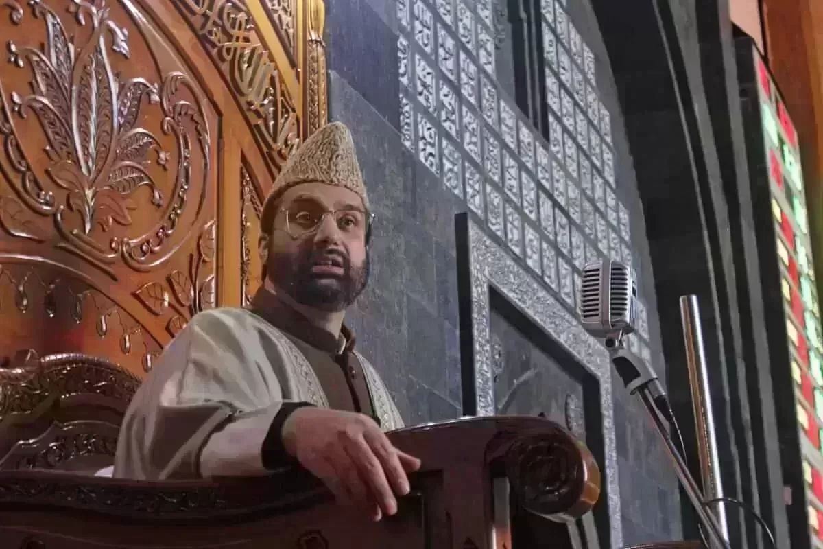 Mirwaiz seeks release of Kashmiri political prisoners as a Ramzan goodwill gesture