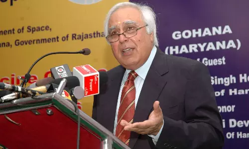 Kapil Sibal lashes EC for loyalty towards BJP