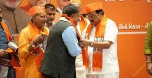 Ahead of LS polls, major AAP leaders in Gujarat join BJP