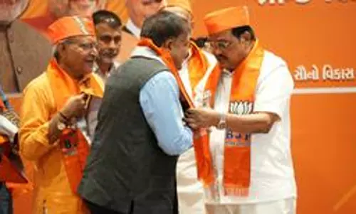 Ahead of LS polls, major AAP leaders in Gujarat join BJP