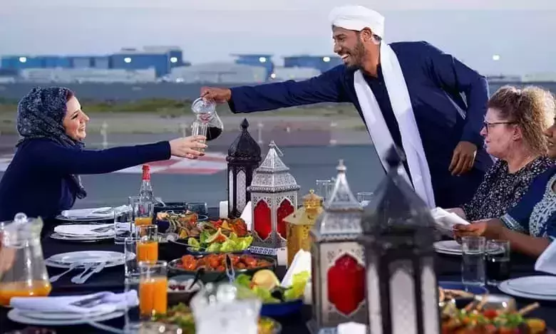 Ramadan in UAE, Dubai airport hosts runway iftar