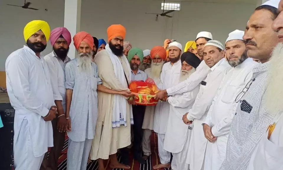 In Punjab’s Malerkotla, Sikhs, Hindus host iftar for Muslims In Punjab’s Malerkotla, Sikhs, Hindus host iftar for Muslims