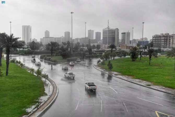 Saudi issues weather warnings until Monday