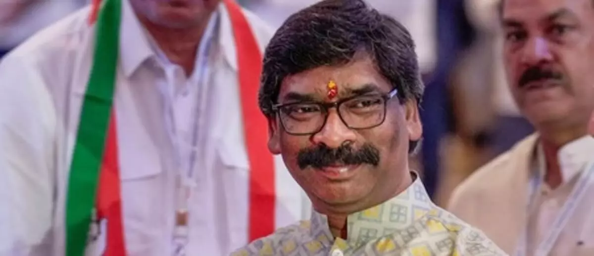 5500-page chargesheet filed against Hemant Soren in land scam case