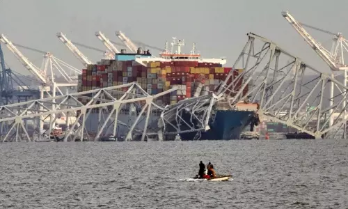 US bridge collapse: Indian crew will continue on the ship, report