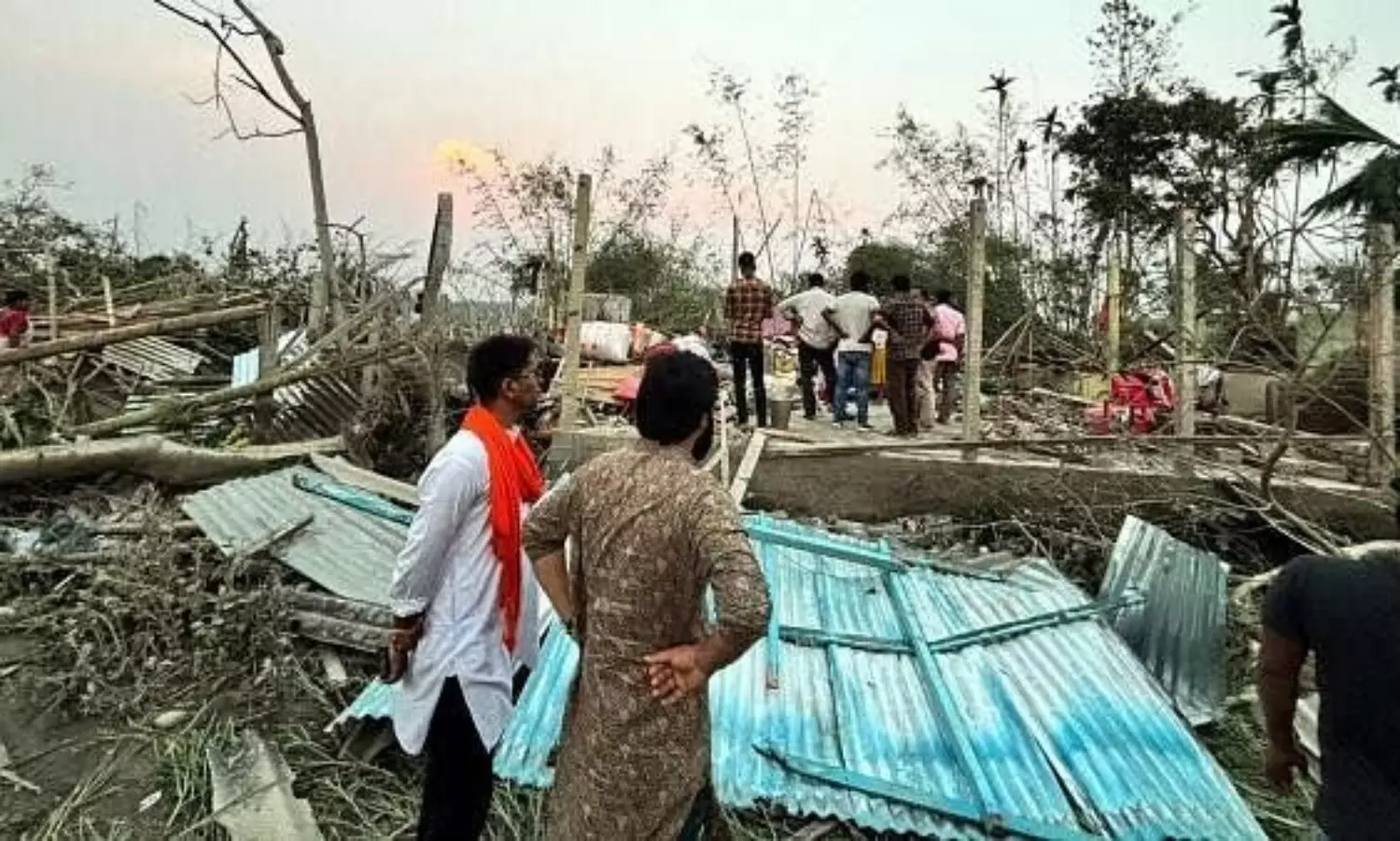Storm rages in Bengal’s Jalpaiguri killing 4, injuring over 100