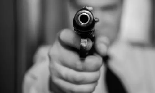 Teenager shoots patient in Delhi hospital to death