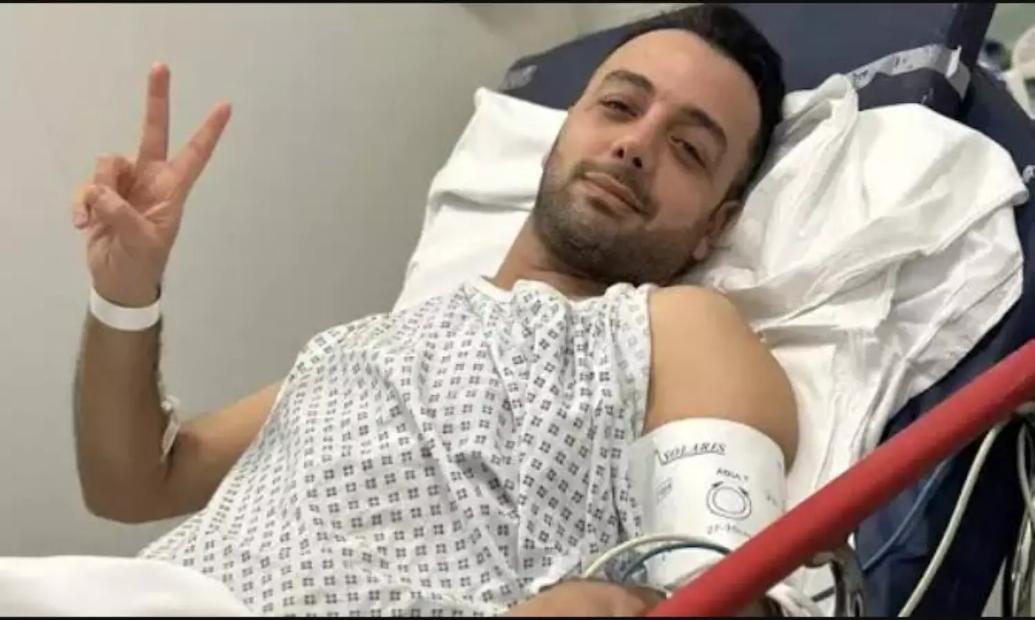 Stabbed Iranian journo comes back to work; says the show must go on