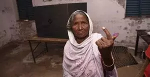 Eligible voters exercise franchise in Rajasthan via vote-from-home scheme Eligible voters exercise franchise in Rajasthan via vote-from-home scheme