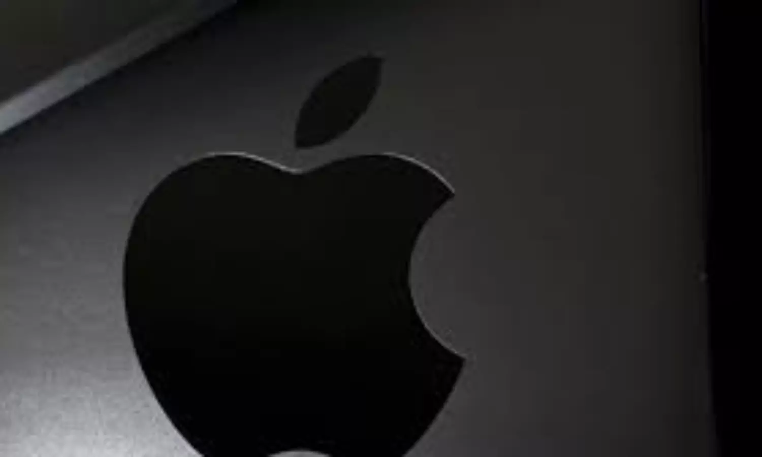 iPhone users in 92 countries receive warning of spyware threat from Apple