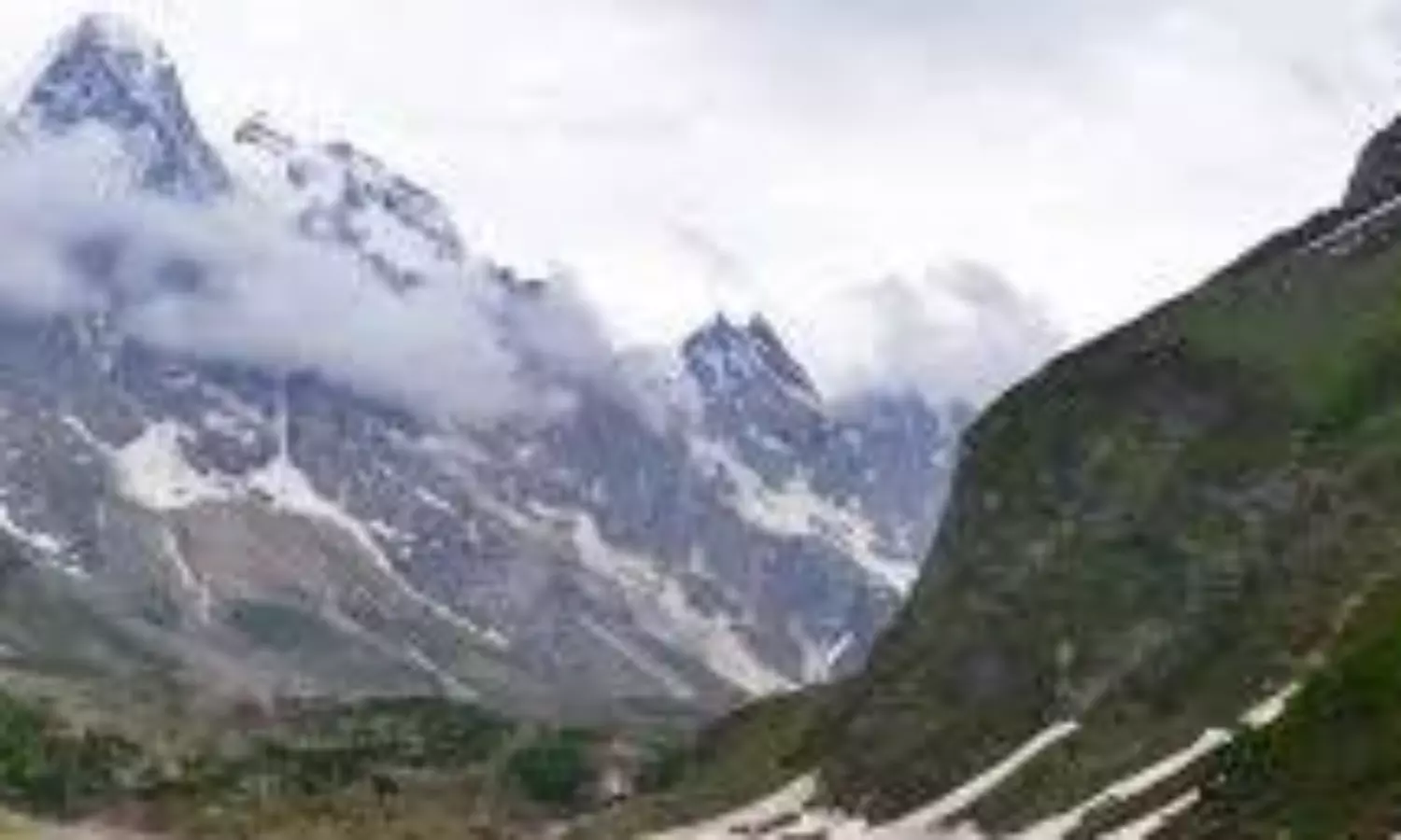 LS polls: Polling staff, police personnel airlifted to snow-bound areas of Kishtwar