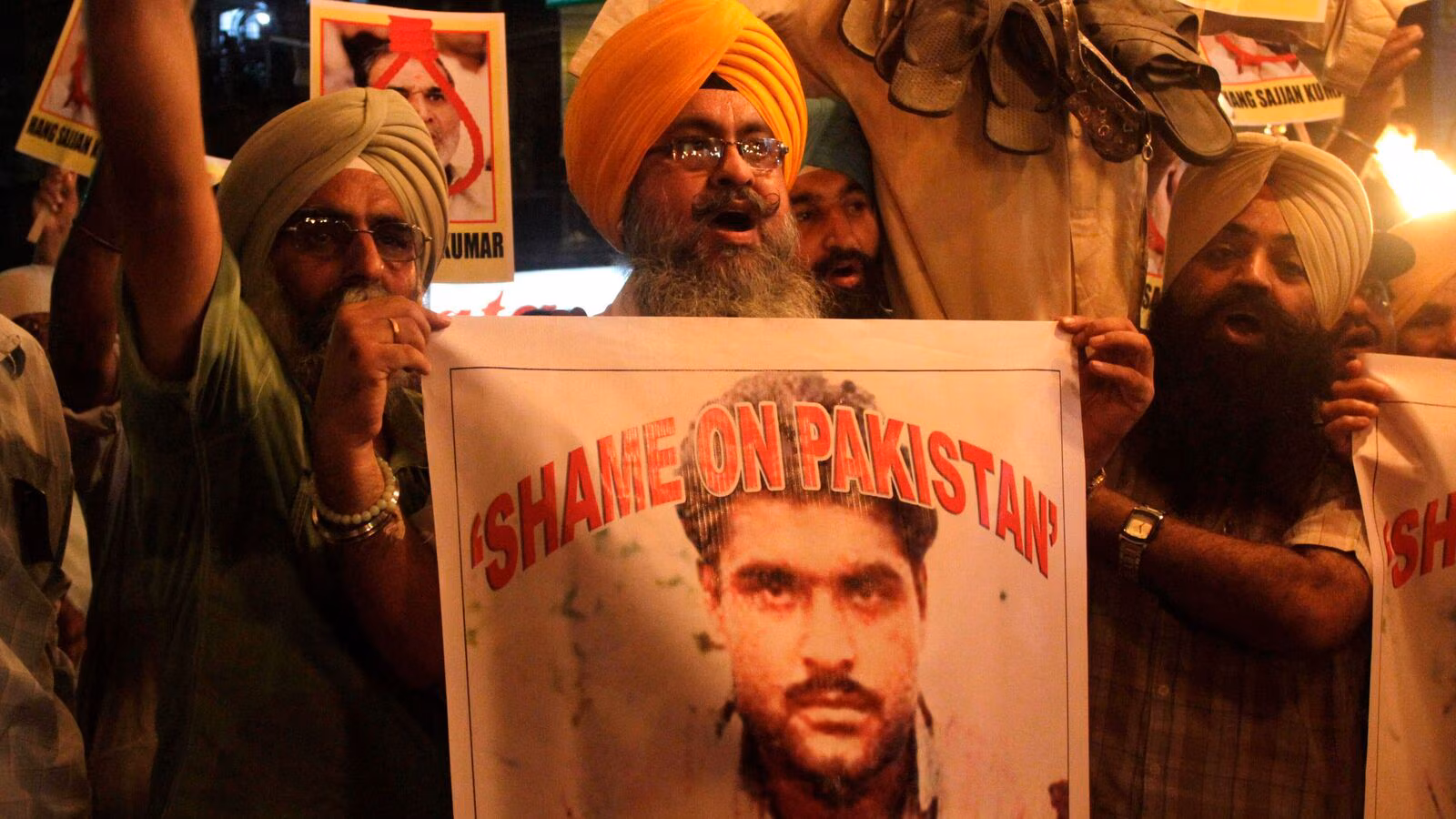 Indian prisoner Sarabjit Singhs killer gunned down in Pakistans Lahore