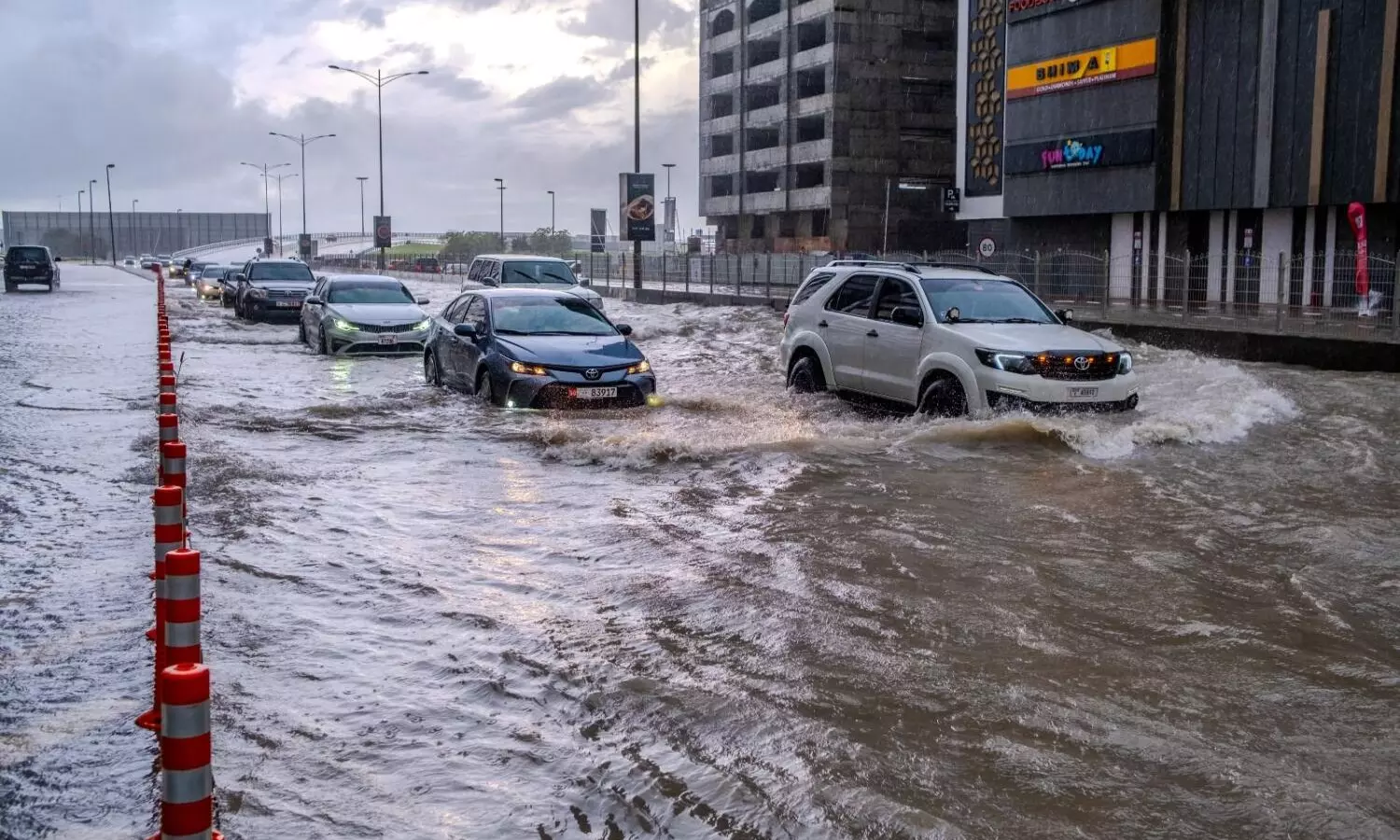 UAE issues red alert as weather condition intensifies across country