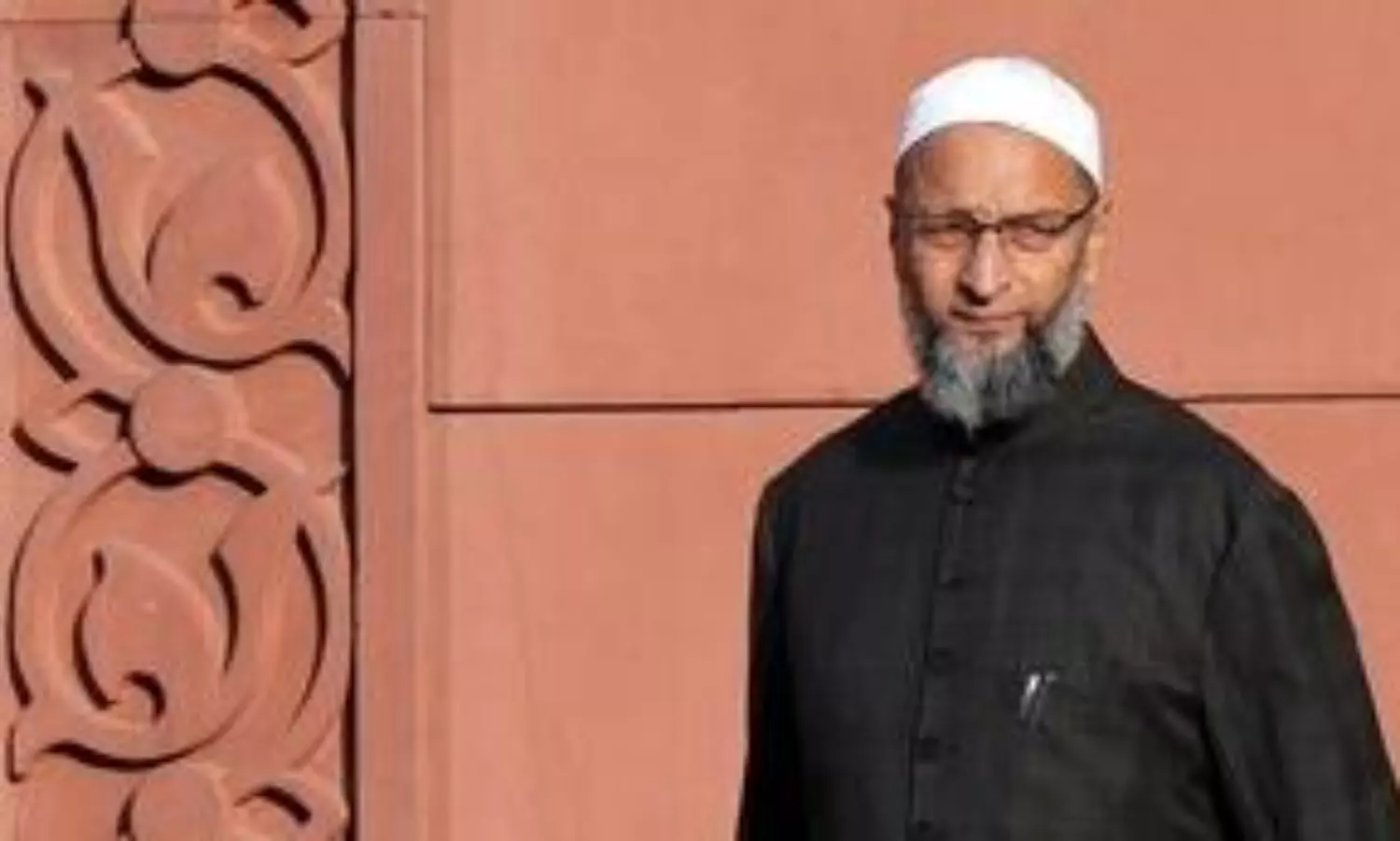 AIMIMs Owaisi to support VBA chief Prakash Ambedkar in Akola
