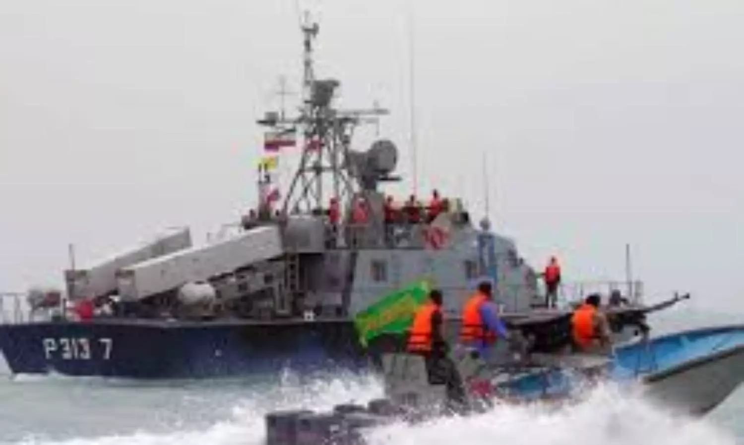 Iran rescues Sri Lankan crew from sinking ship amid heavy storms in Gulf of Oman
